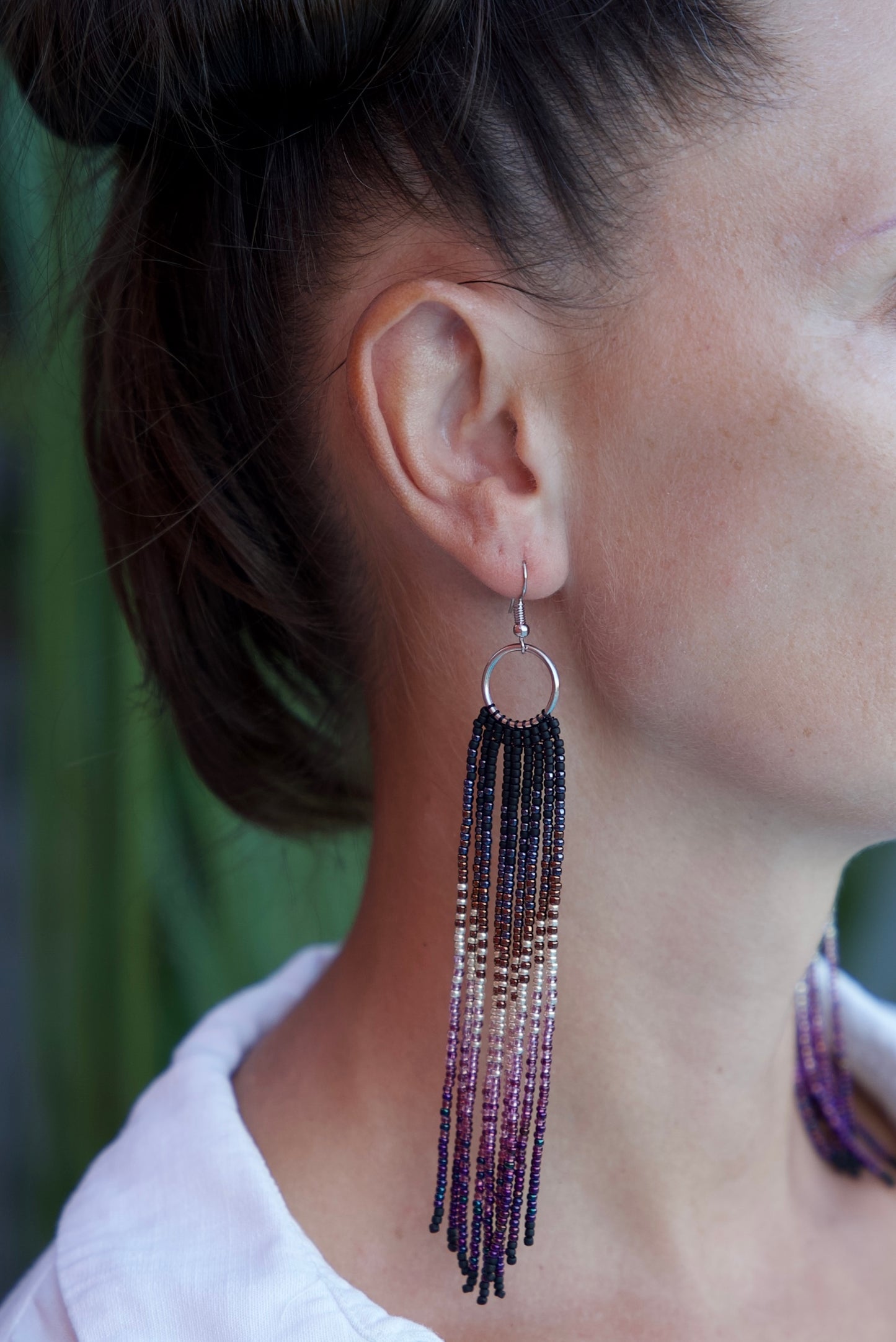 💜 Boucles d’oreilles longues violettes en perles (seed beads) 💜